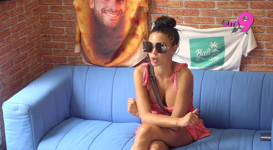 MAJA MARINKOVIĆ IZGAZILA STANIJU KAO BUBAŠVABU: Zalepila je za samo DNO svojim komentarom! (VIDEO)