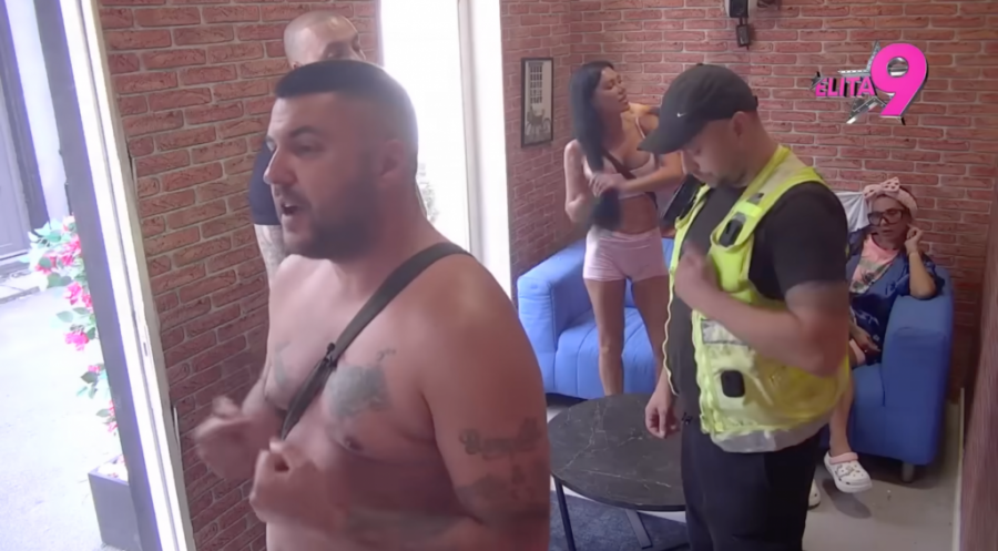 STANIJA I ANELI TERALE ASMINA DA POKAŽE POLNI ORGAN: Obezbeđenje HITNO uletelo u program da ga zaštite! (VIDEO)