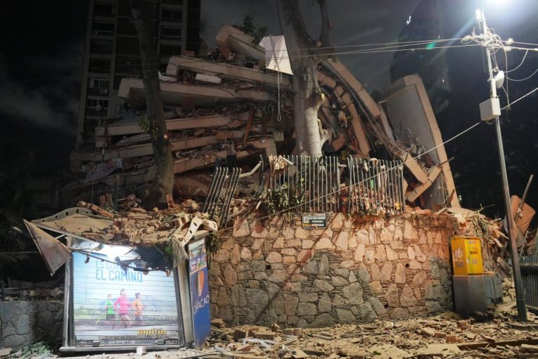 PROGLAŠENA ZONA KATASTROFE! Potpuni UŽAS u Venecueli nakon STRAVIČNIH zemljotresa - SNIMCI OBILAZE SVET I LEDE KRV U ŽILAMA! (FOTO, VIDEO)