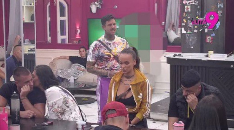 FILIP ĐUKIĆ POSLEDNJI PUT OBRISAO PATOS STARLETOM: Aneli u programu uživo doživela NERVNI SLOM zbog Lores! (VIDEO)
