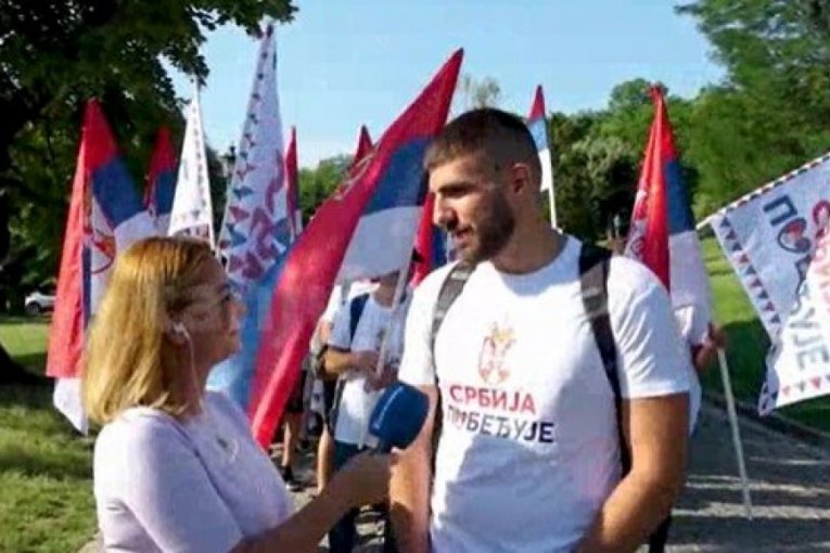 Građani peške krenuli iz Novog Sada u Beograd!