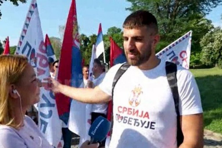 Građani peške krenuli iz Novog Sada u Beograd!