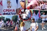 PUNOG SRCA ZA BEOGRAD! Građani sa zastavama peške krenuli iz Novog Sada na skup 27. juna (FOTO, VIDEO)