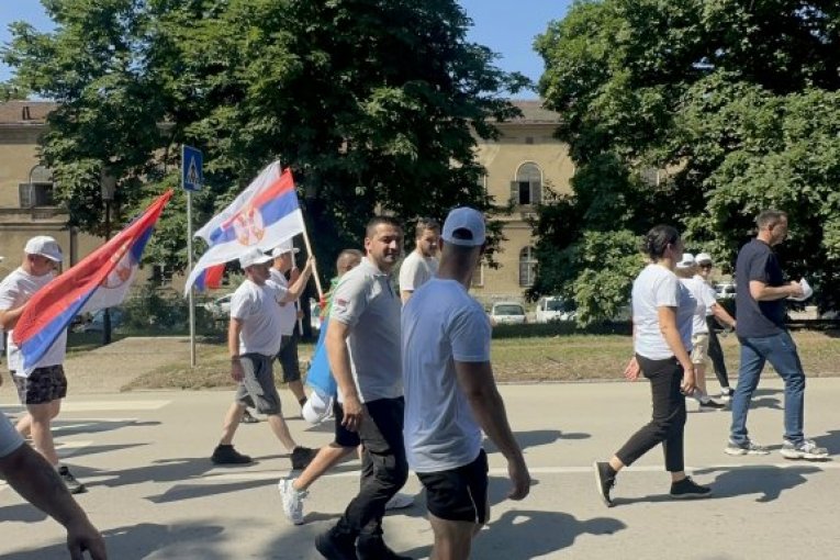 Građani iz Aranđelovca krenuli ka Beogradu