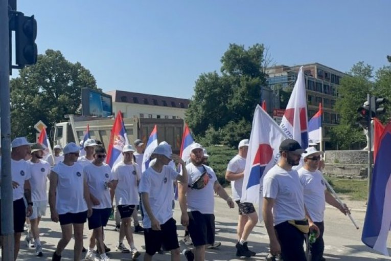 Građani iz Aranđelovca krenuli ka Beogradu