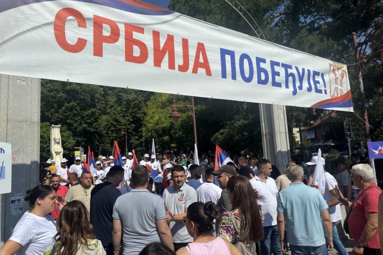Građani iz Aranđelovca krenuli ka Beogradu