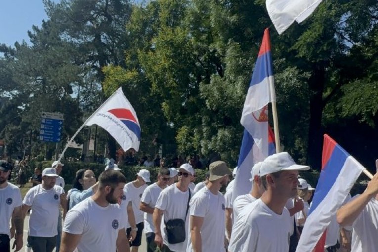 Građani iz Aranđelovca krenuli ka Beogradu