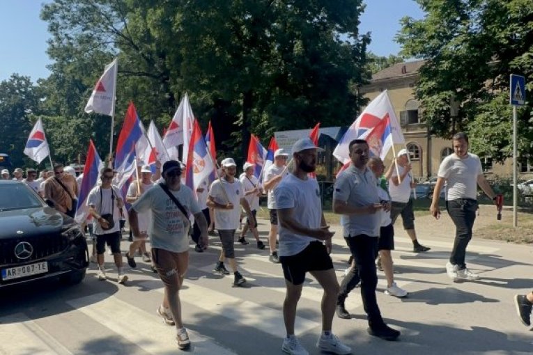Građani iz Aranđelovca krenuli ka Beogradu