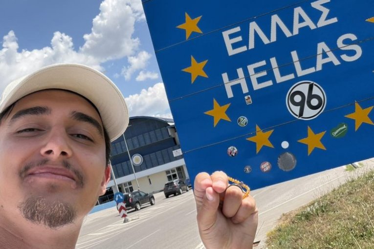 Student Dušan Vasiljević prešao pešice više od 680 kilometara do manastira na Meteorima