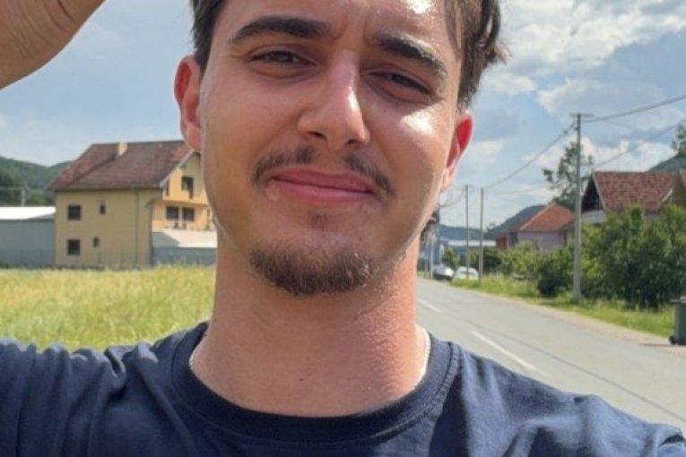 Student Dušan Vasiljević prešao pešice više od 680 kilometara do manastira na Meteorima