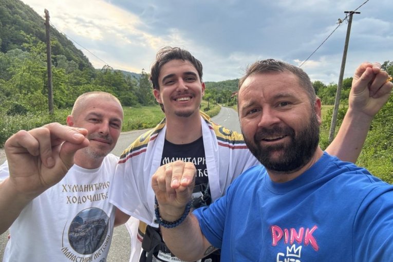 Student Dušan Vasiljević prešao pešice više od 680 kilometara do manastira na Meteorima