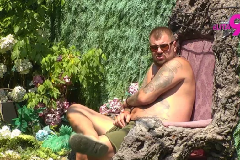 Janjuš tuguje