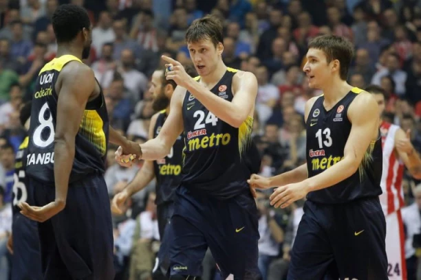 "BRATE SRBINE, GROBARE...": Bogdan Bogdanović uz poznati hit poslao poruku Janu Veselom za kraj karijere! (FOTO)