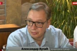 VUČIĆ SA GRAĐANIMA KOJI PEŠAČE KA BEOGRADU! Predsednik u Inđiji!