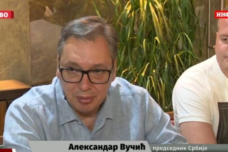 "U SUBOTU ĆEMO OTKRITI POD KOJIM IMENOM IZLAZIMO NA IZBORE!" Vučić u Inđiji razgovara sa građanima koji pešače ka Beogradu na skup!