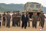 SEVERNA KOREJA ZVECKA ORUŽJEM! Kim predstavio nove raketne sisteme - RASTU TENZIJE U REGIONU! (FOTO)