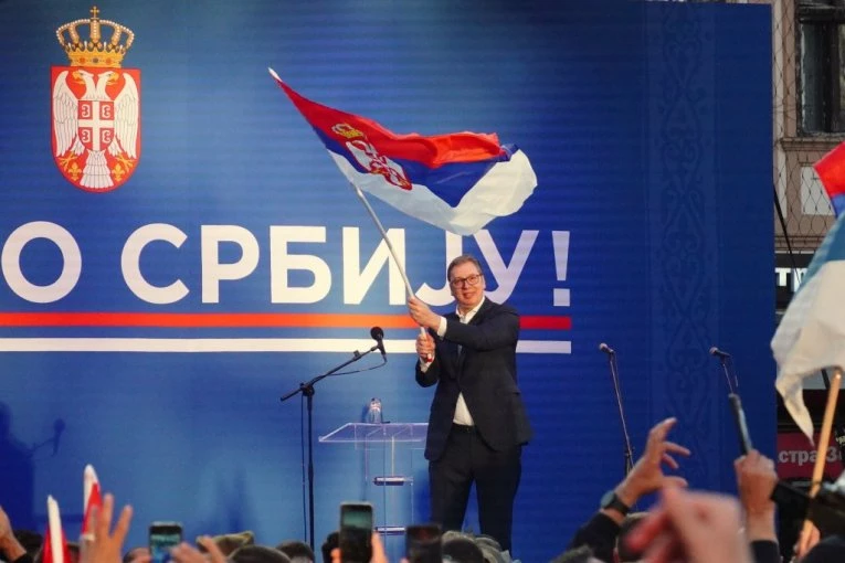 NA KURIR TV OD 19h SPECIJALNA EMISIJA "OSTAVKA - NOVO POGLAVLJE" Očekuje se Vučićevo obraćanje i ekskluzivni gosti!
