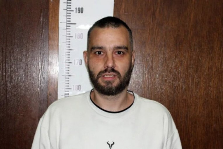 AKO PREPOZNATE OVOG ČOVEKA, ODMAH SE JAVITE U POLICIJU! Neverovatno šta je čovek radio!