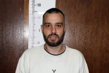 AKO PREPOZNATE OVOG ČOVEKA, ODMAH SE JAVITE U POLICIJU! Neverovatno šta je čovek radio!