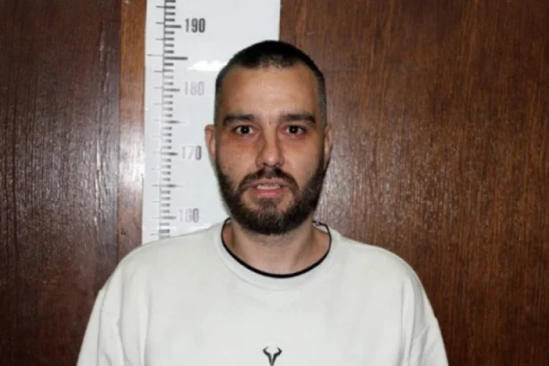 AKO PREPOZNATE OVOG ČOVEKA, ODMAH SE JAVITE U POLICIJU! Neverovatno šta je čovek radio!