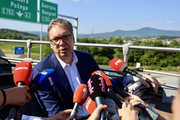 "NASTAVLJAMO DA GRADIMO, POVEZUJEMO I RAZVIJAMO SRBIJU!" Vučić se oglasio uoči otvaranja deonice Moravskog koridora! (VIDEO)