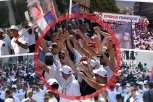 BRANKOV MOST TESAN ZA SVE! Nepreglednom kolonom se ori pesma "Vidovdan": MOĆNE SCENE IZ SRCA PRESTONICE (GALERIJA)