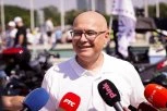 "NEĆEMO DOZVOLITI DA IKO POSVAĐA BAKE I DEKE SA UNUCIMA, SRBIJA MORA DA SE UJEDINI": Vučević jakom porukom zagrmeo iz Beograda sa skupa SNS!