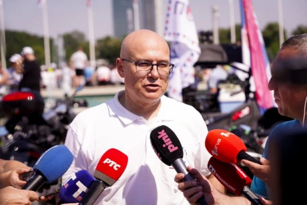 VUČEVIĆ OTKRIO PLAN SNS: Ovo su TRI KLJUČNA STUBA politike Srbije i naprednjaka