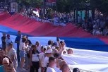 SINIŠA MALI NOSI SRPSKU TROBOJKU SA BAJKERIMA! Veličanstveni kadrovi, veća je i od KULE BEOGRAD (FOTO)