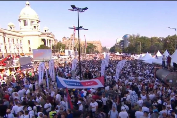 UPAMTITE OVAJ BROJ! 207.000 građana i 2.600 bajkera ispred Narodne skupštine! SKUP "SRBIJA JEDNA PORODICA" UŠAO JE U ISTORIJU! (VIDEO)