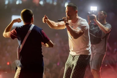 PRVI DAN BELGRADE MUSIC WEEK ZAPALIO UŠĆE: Devito "sleteo" direktno iz svemira, Baka Prase napravio potpuni haos, večeras stižu Dara i Gzuz