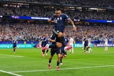 LUDNICA NA MUNDIJALU: Argentina maksimalna u Dalasu, Austrija i Alžir šokirali Iran!