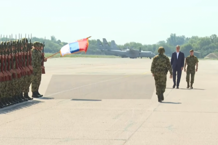 Prikaz Vojske Srbije u Batajnici