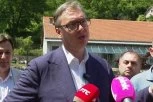 VUČIĆ SE POKLONIO MOŠTIMA KNEZA LAZARA: Predsednik u manastiru Ravanica