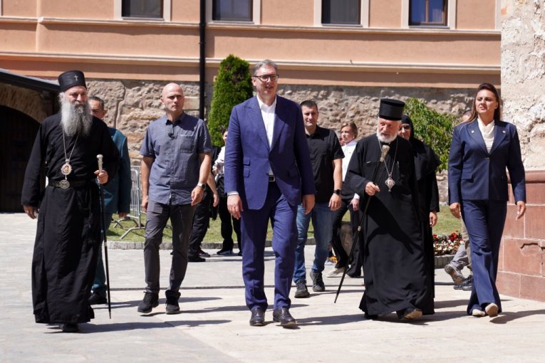 "RAVANICA JE MNOGO VIŠE OD MANASTIRA!" Predsednik se oglasio nakon posete naše velike svetinje: "Ona je mesto koje vekovima čuva našu veru!" (VIDEO)