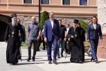 "RAVANICA JE MNOGO VIŠE OD MANASTIRA!" Predsednik se oglasio nakon posete naše velike svetinje: "Ona je mesto koje vekovima čuva našu veru!" (VIDEO)