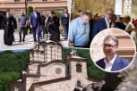 VUČIĆ SE POKLONIO MOŠTIMA KNEZA LAZARA: Predsednik u manastiru Ravanica (FOTO)