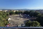 UPRAVO KAKO SU I REKLI - SVE SE VIDI NA VIDOVDAN! Mali trg u Kraljevu gotovo PRAZAN, puče i ovaj blokaderski skup! (FOTO)