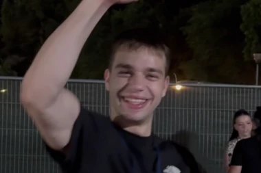 LUKA SILNI PRVI PUT U JAVNOSTI NAKON SKANDALA, OVOM SE NIJE NADAO! Šuškalo se da je nokautirao ZVEZDU SAJTOVA ZA ODRASLE - Samo sam je gurnuo...