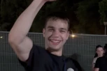 LUKA SILNI PRVI PUT U JAVNOSTI NAKON SKANDALA, OVOM SE NIJE NADAO! Šuškalo se da je nokautirao ZVEZDU SAJTOVA ZA ODRASLE - Samo sam je gurnuo...