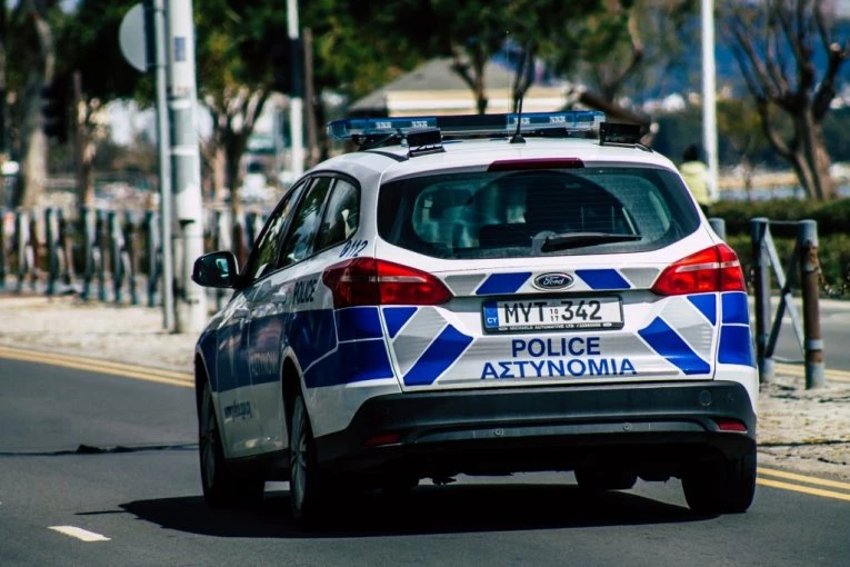 UŽAS U POPULARNOM LETOVALIŠTU! Dečak pao sa četvrtog sprata kroz prozor hotela i POGINUO - OTAC PRIZNAO KRIVICU!