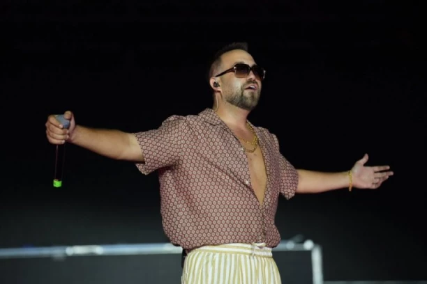 RASTA SE HITNO OGLASIO NAKON NASTUPA NA MUSIC WEEK: Zvanično saopštenje nakon lažnih navoda o incidetima!