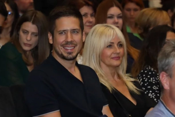 NAJLEPŠE REČI KOJE MAJKA MOŽE DA IZGOVORI: Slavica Rokvić čestitala Nikoli rođendan, cela Srbija u suzama! (FOTO)