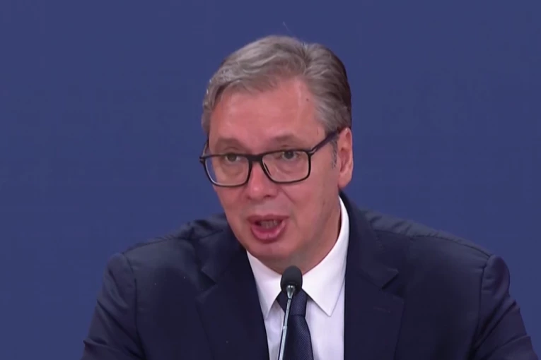 "PRE KRAJA GODINE ZNAČAJNO POVEĆANJE I PLATA I PENZIJA"! Vučić predstavlja novi paket ekonomskih mera!