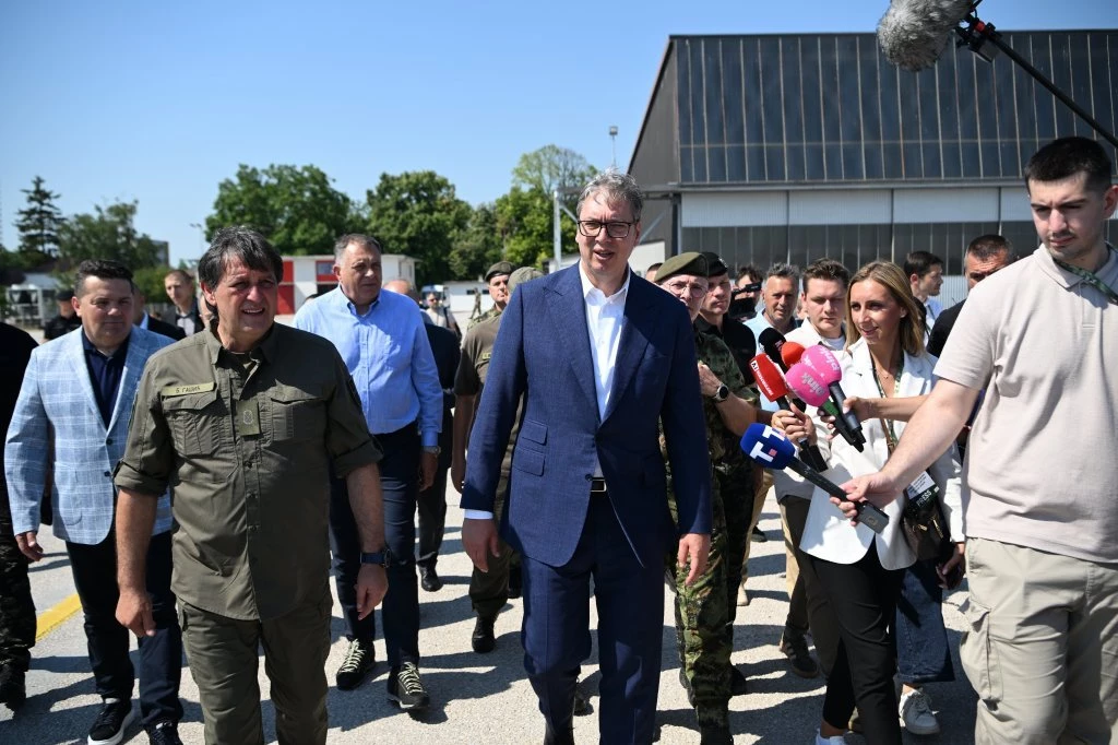 VUČIĆ NA SVEČANOSTI: Vojska Srbije danas dobija 130 novih oficira!