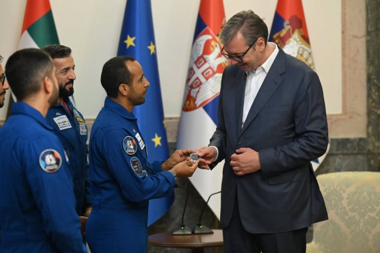 Predsednik Republike Srbije Aleksandar Vučić sastao se s ministrom omladine Ujedinjenih Arapskih Emirata Sultanom bin Saifom Al Nejadijem.