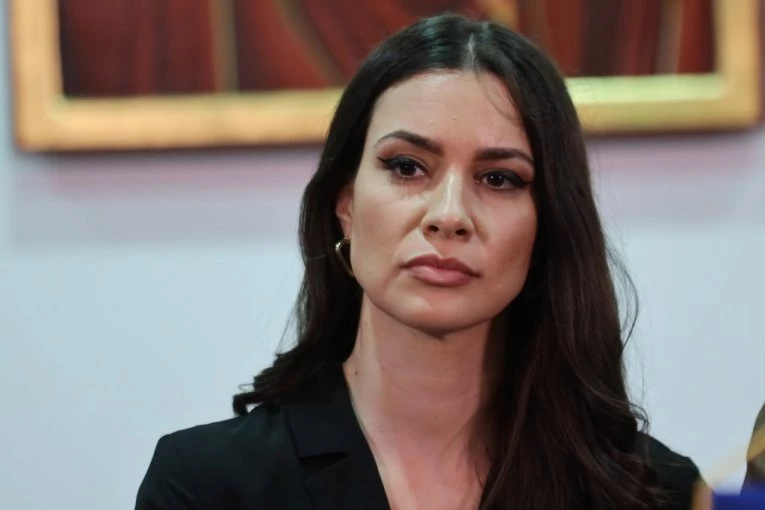 CELA SRBIJA U SUZAMA ZBOG DRAGANE KOSJERINE! Priču mile voditeljke niko nije znao - SRCE HOĆE DA PUKNE!