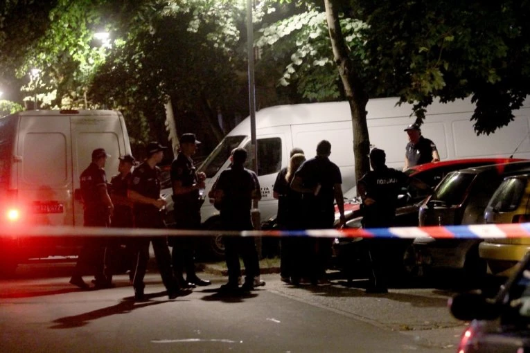UBIJEN ODBORNIK DEMOKRATSKE STRANKE SRBIJE! Zlatana Bećića zaklao sin jedinac na kućnom pragu, zadao mu 40 uboda po telu! POLICAJCI MLADIĆA TADA PENDRECIMA SKINULI SA OCA!