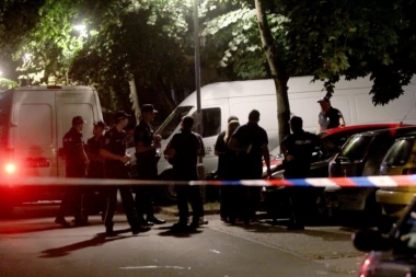 UBIJEN ODBORNIK DEMOKRATSKE STRANKE SRBIJE! Zlatana Bećića zaklao sin jedinac na kućnom pragu, zadao mu 40 uboda po telu! POLICAJCI MLADIĆA TADA PENDRECIMA SKINULI SA OCA!