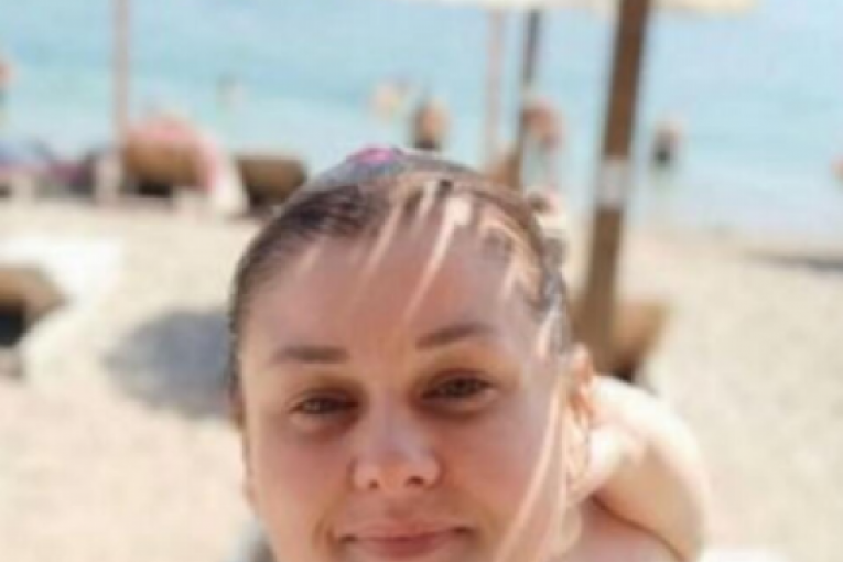 Bojana Stamenov u kupaćem